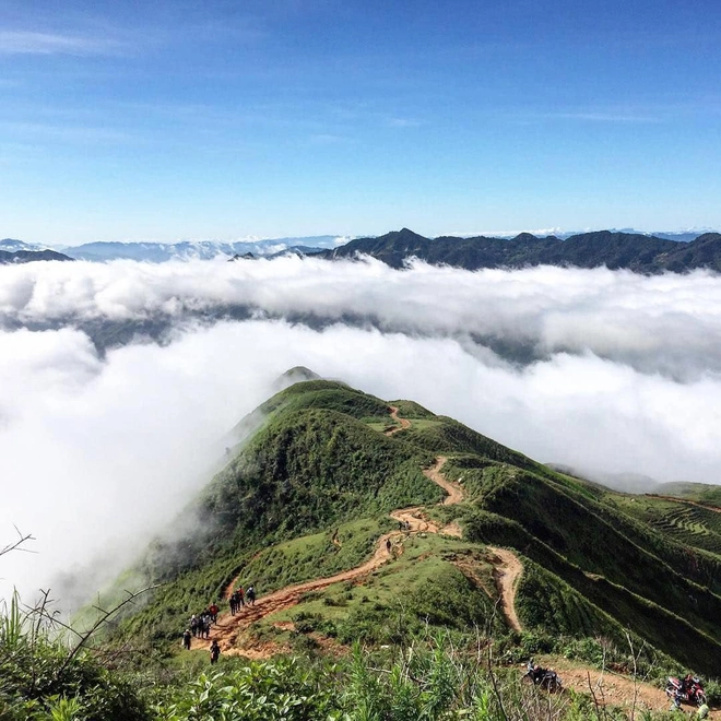 khám phá tour Tà Xùa chinh phục đỉnh Tà Xùa